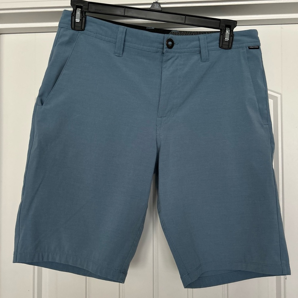 Men’s Volcom Hybrid Shorts, size 32